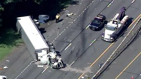 Two right lanes closed after crash on I-87 in Colonie